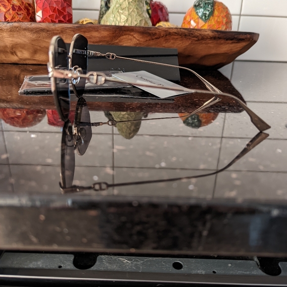 Christian Dior "Dior Gypsy 1" Sunnies. - Picture 5 of 8